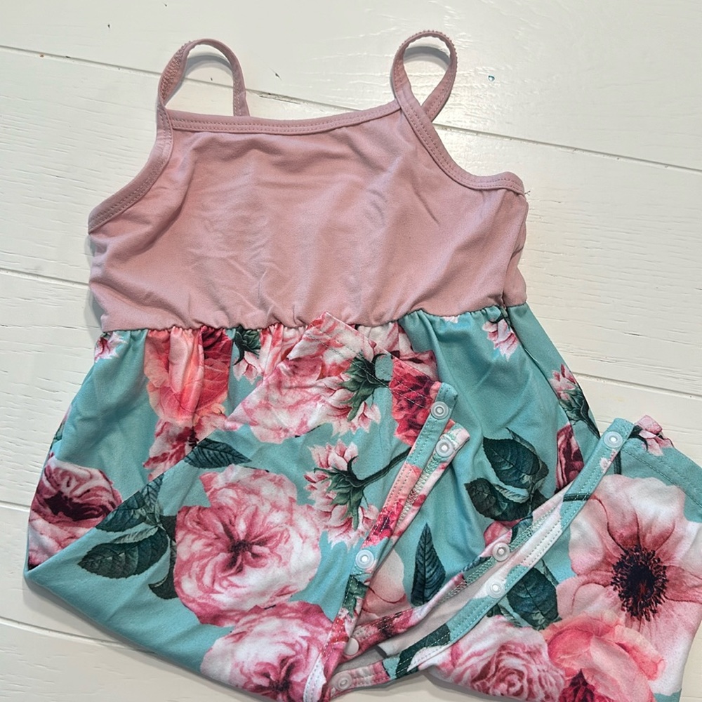 3/$15 floral romper size 90